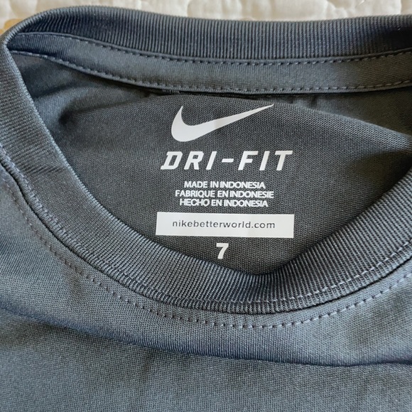NWT Nike Top - Picture 2 of 6